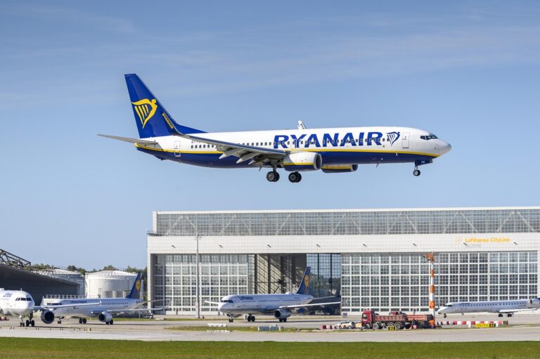 ryanair, boeing, boeing 737-800, egg-fzk, airport, munich airport, muc, eddm, runway, plane, aviation, to travel, tourism, business, traffic, begin, air traffic, flying, landing, ryanair, airport, airport, airport, plane, plane, plane, plane, plane